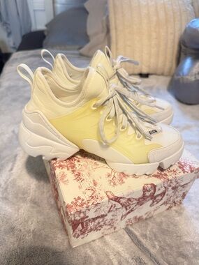 D Connect Sneaker size 37
